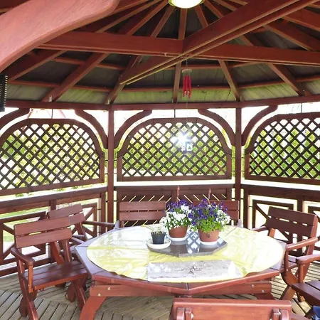 Secluded In Swibno With Grill בית נופש גדנסק