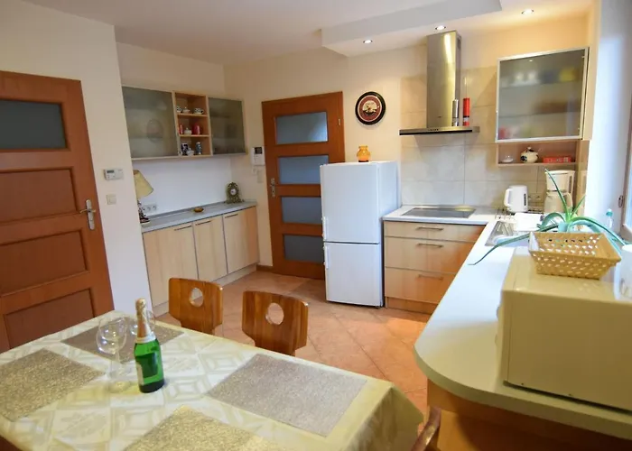 Comfortable With A Large Garden *